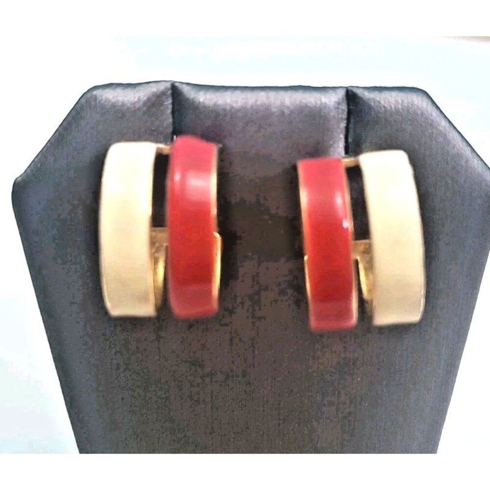Vintage Unbranded Red & Cream Enamel Half Hoop Earrings Gold Tone 3/4" Retro